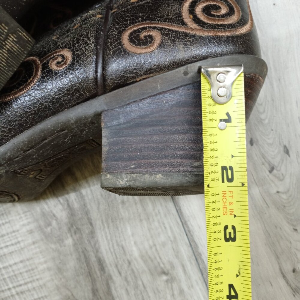 Ariat Dark Brown Leather Heeled Western Boots with Tan Stitching - Picture 9 of 15